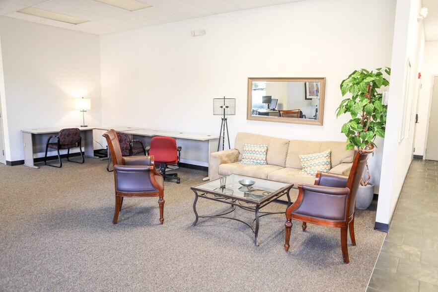 5070 Old Ellis Pt, Roswell, GA à vendre - Photo intérieure – Image 3 sur 9