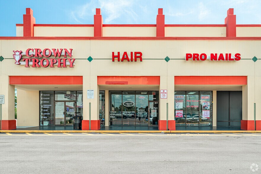 7388-7562 W Commercial Blvd, Lauderhill, FL à louer - Photo de l’immeuble – Image 2 sur 17