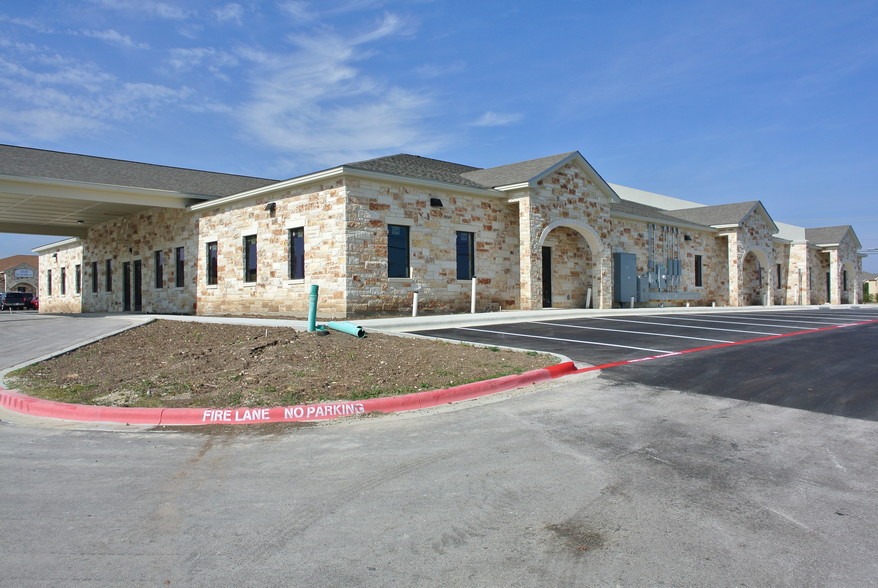 3800 So W S Young Dr, Killeen, TX à louer - Photo de l’immeuble – Image 3 sur 10