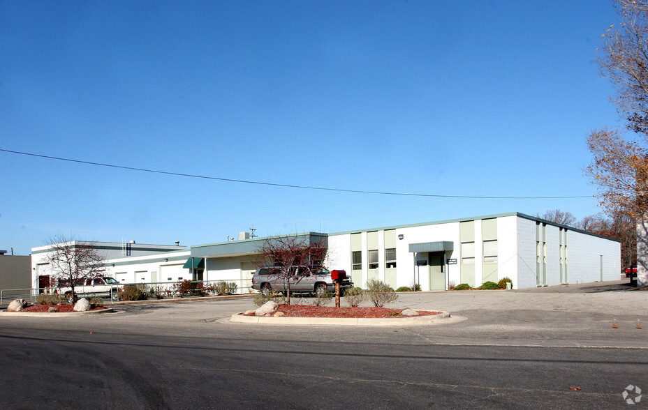 215 Charles St, Holland, MI à louer - Photo de l’immeuble – Image 2 sur 4