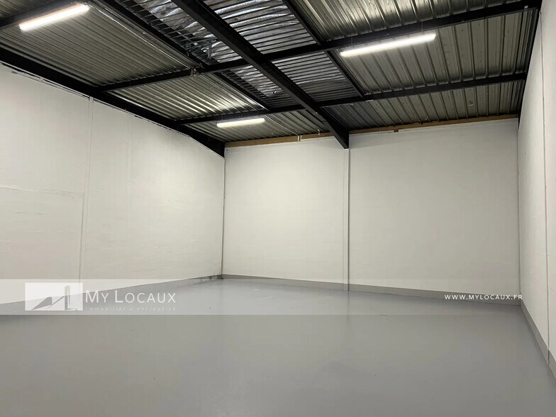 Local d’activités dans SAINT-OUEN-L'AUMONE à louer - Photo intérieure – Image 2 sur 6