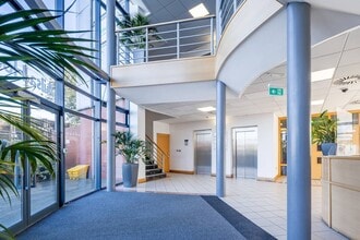 Wakefield Rd, Morley à louer Photo intérieure– Image 2 sur 6