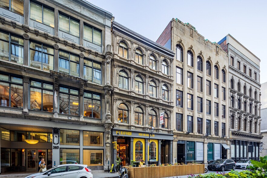 368 St Notre-Dame O, Montréal, QC à louer - Photo de l’immeuble – Image 2 sur 30