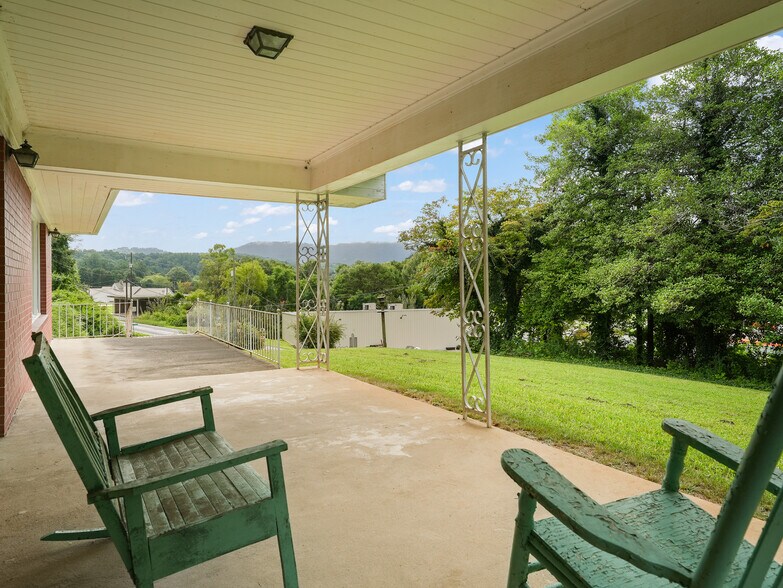 5 Noland Downs Rd, Waynesville, NC à vendre - Photo de l’immeuble – Image 3 sur 33