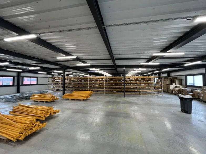 Industriel/Logistique dans La Garde à louer - Photo de l’immeuble – Image 1 sur 9