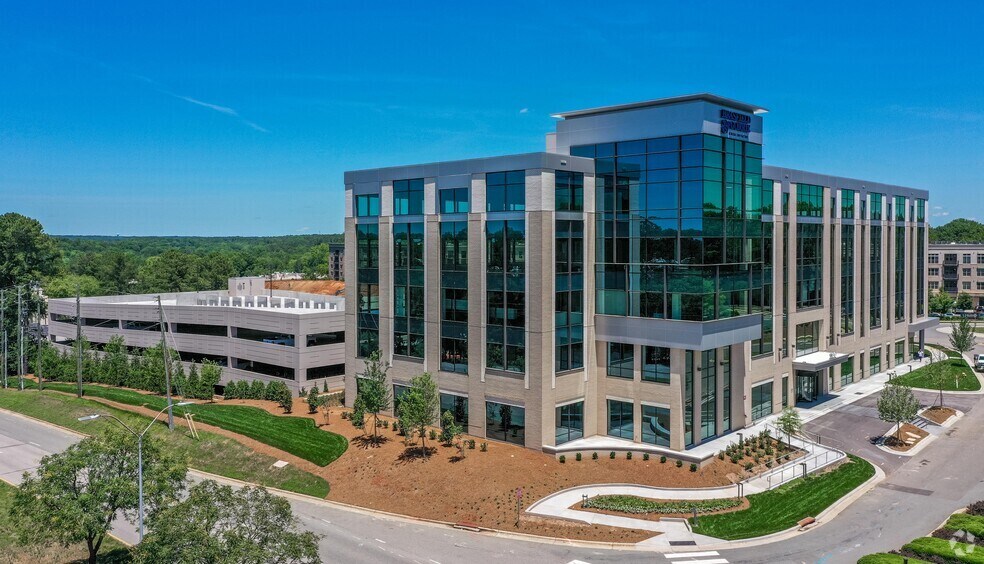 3800 Glenwood Ave, Raleigh, NC à louer - Photo de l’immeuble – Image 2 sur 7