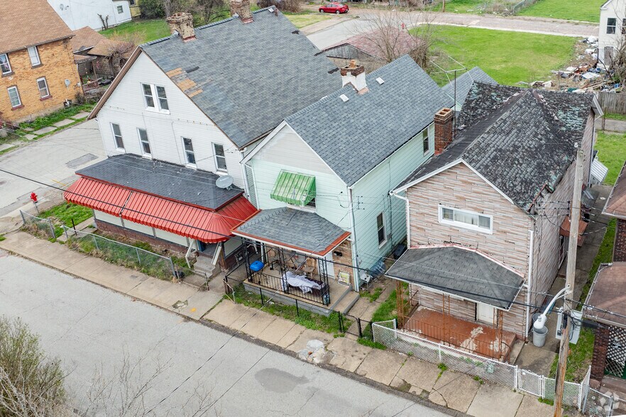 30 Erwin St, Duquesne, PA à vendre - Photo de l’immeuble – Image 2 sur 5