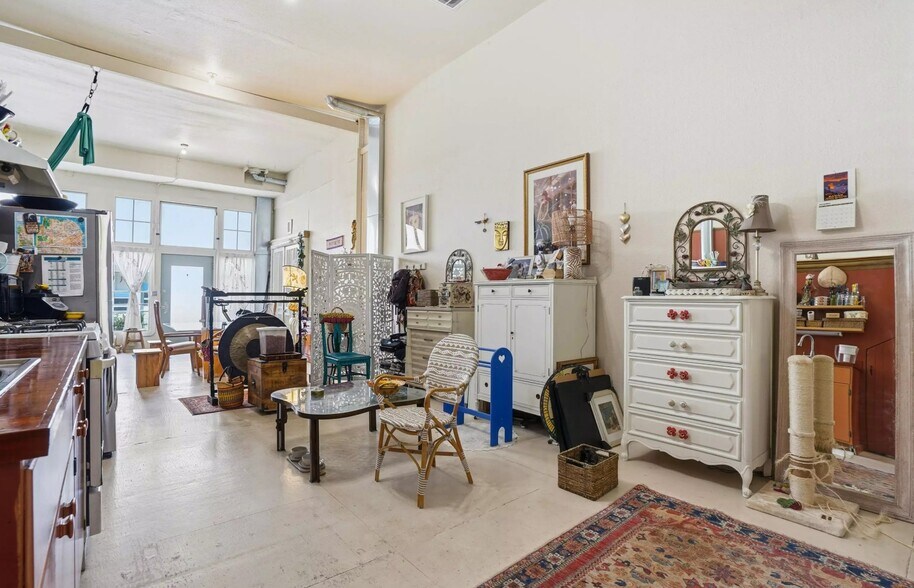 733 Loring Ave, Crockett, CA à vendre - Photo intérieure – Image 3 sur 14