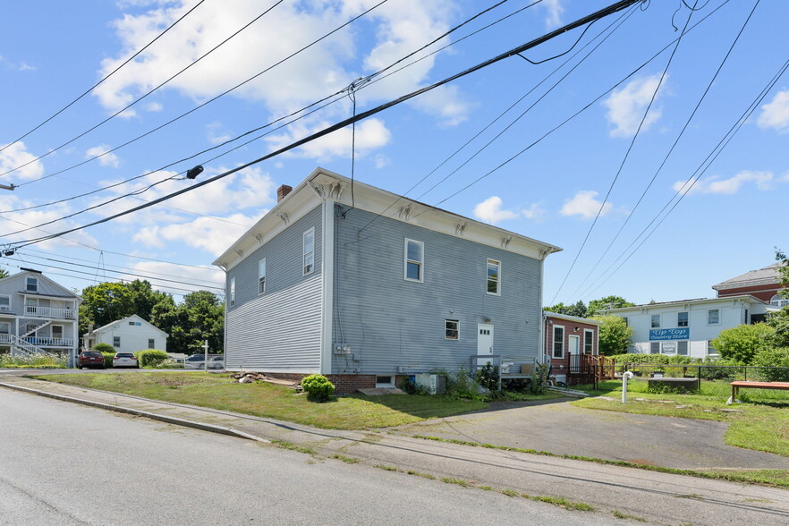 18 Central St, Brookfield, MA à vendre - Photo de l’immeuble – Image 3 sur 24