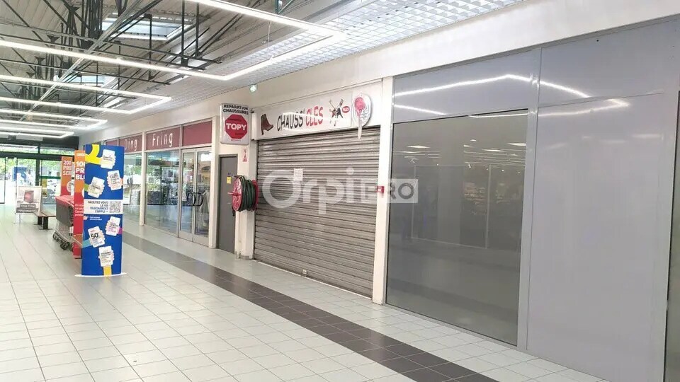 Local commercial dans Pau à louer - Photo de l’immeuble – Image 2 sur 3