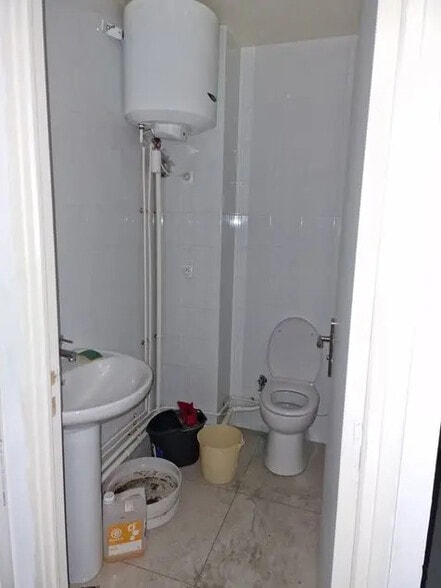 Local commercial dans Paris à louer - Photo intérieure – Image 3 sur 7