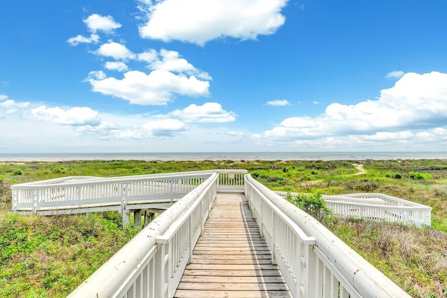 823 Ramsar, Galveston, TX à vendre - Aérien – Image 1 sur 6