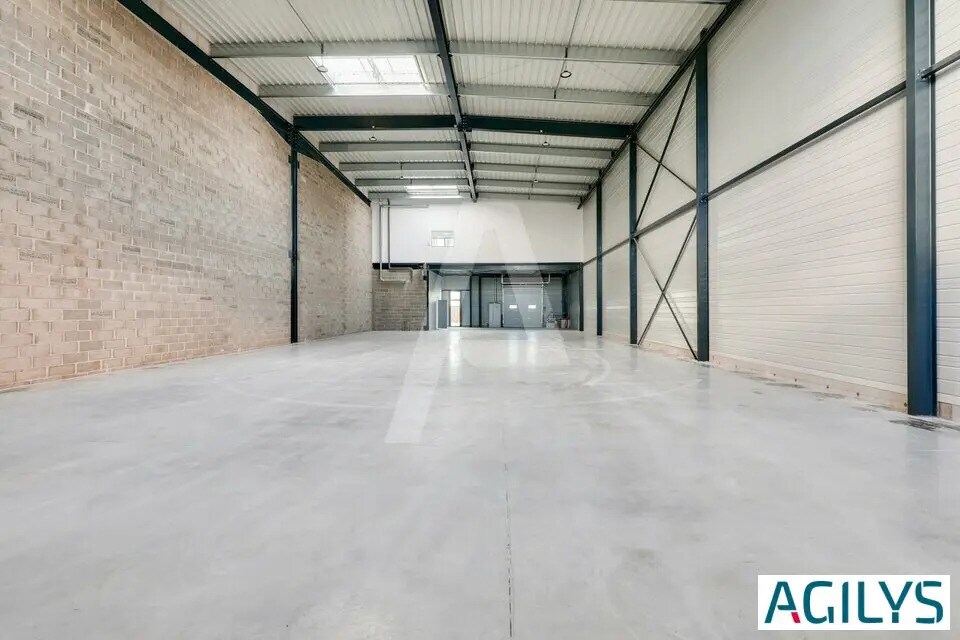 Local d’activités dans Saint-Michel-sur-Orge à louer Photo de l’immeuble– Image 1 sur 11