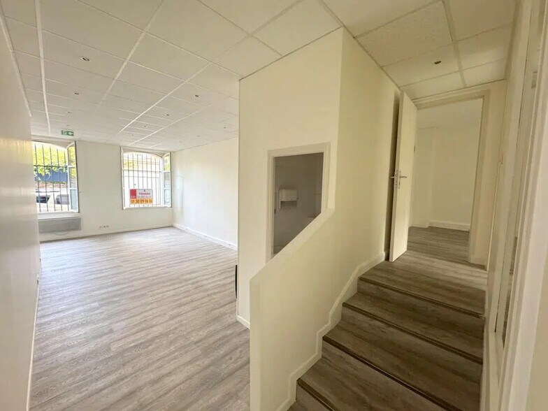 Bureau dans Versailles à louer - Photo de l’immeuble – Image 2 sur 13