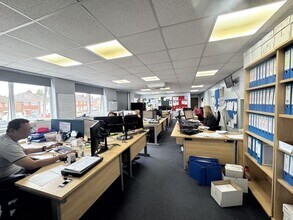 11-13 Parker Dr, Leicester à louer Photo intérieure– Image 2 sur 7