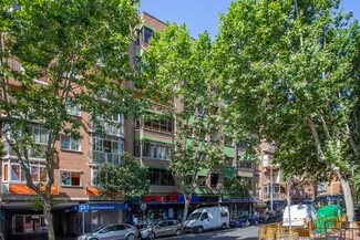 Plus de détails pour Calle Torrelaguna, 9, Alcalá de Henares - Local commercial à louer