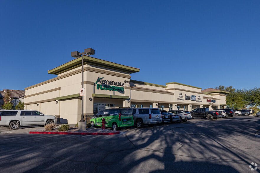 6525 N Buffalo Dr, Las Vegas, NV à louer - Photo de l’immeuble – Image 1 sur 12