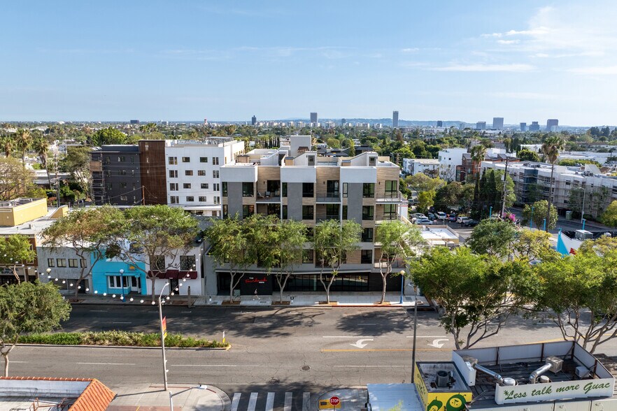 7428 Santa Monica Blvd, West Hollywood, CA à louer - Photo de l’immeuble – Image 2 sur 14