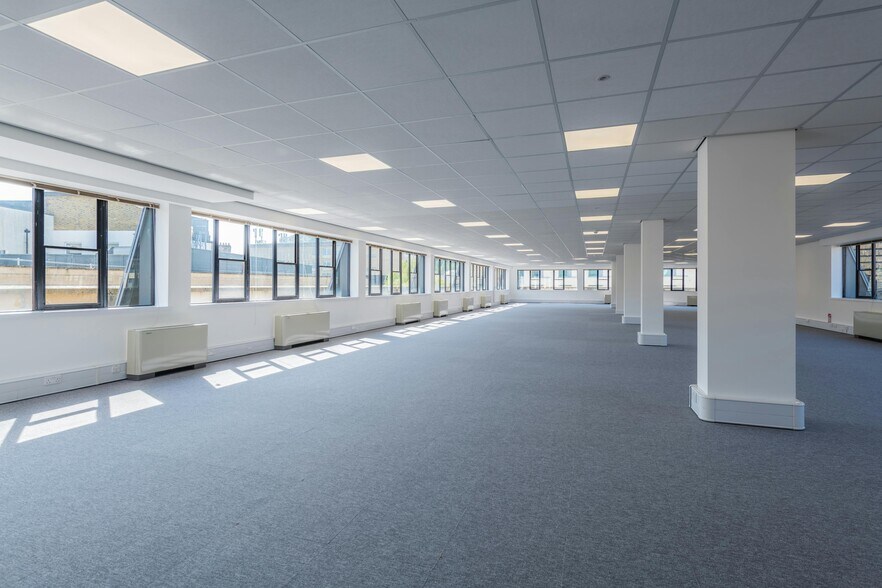 James St W, Bath à louer - Photo intérieure – Image 3 sur 13