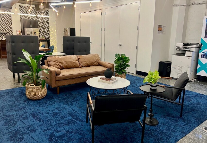 227 W 4th St, Charlotte, NC à louer - Photo de l’immeuble – Image 2 sur 19