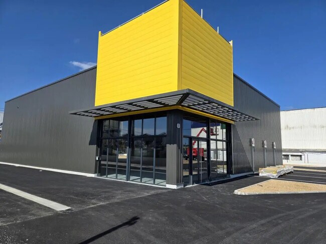 Plus de détails pour Local commercial à louer