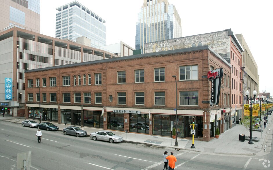 701-705 Hennepin Ave, Minneapolis, MN à louer - Photo de l’immeuble – Image 2 sur 8
