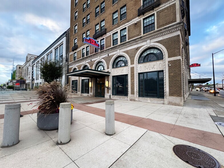 237 Doctor M.L.K. Jr Blvd, South Bend, IN à louer - Photo de l’immeuble – Image 2 sur 11