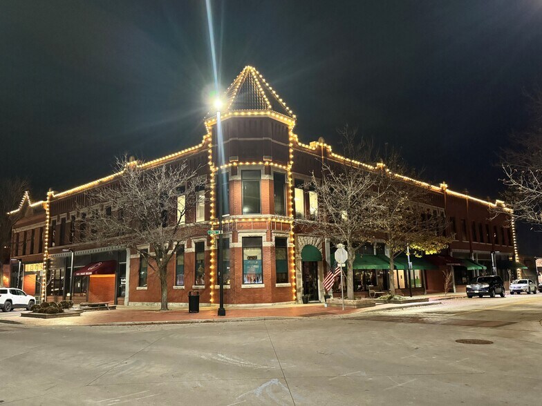 100 E Park St, Olathe, KS à louer - Photo de l’immeuble – Image 2 sur 24