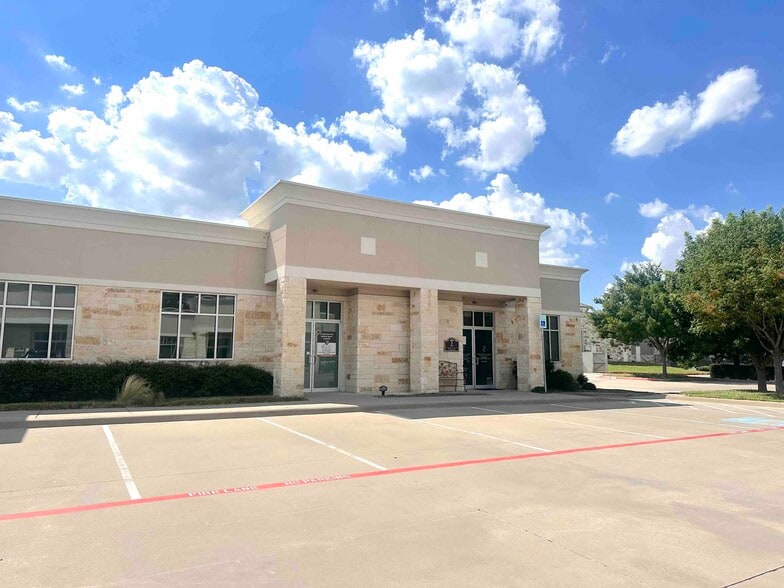 3900 S Stonebridge Dr, McKinney, TX à louer - Photo de l’immeuble – Image 2 sur 4