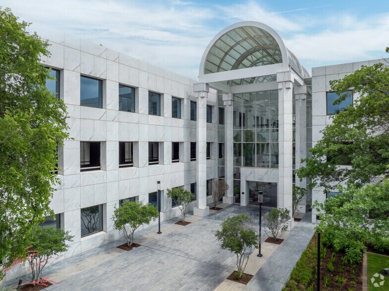 5000 Plaza On The Lake Dr, Austin, TX à louer - Photo principale – Image 1 sur 24