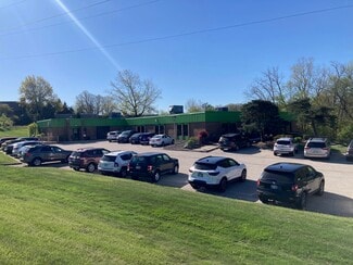 Plus de détails pour 7830 Freeway Cir, Middleburg Heights, OH - Bureau à vendre