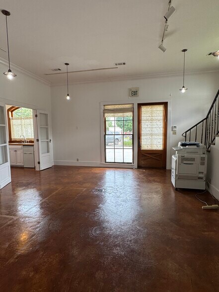 2347 Christian St, Baton Rouge, LA à louer - Photo de l’immeuble – Image 3 sur 15