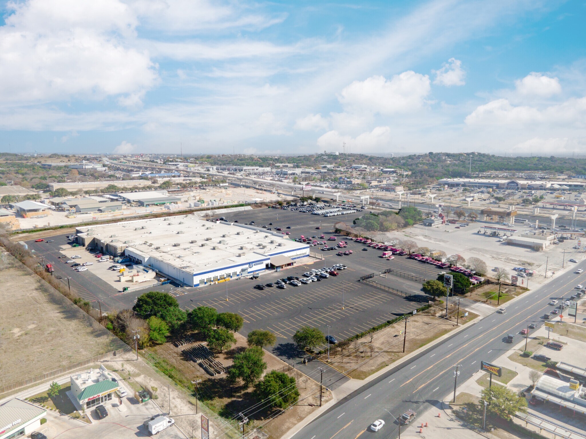 11711 IH 35 N, San Antonio, TX à louer Photo principale– Image 1 sur 7