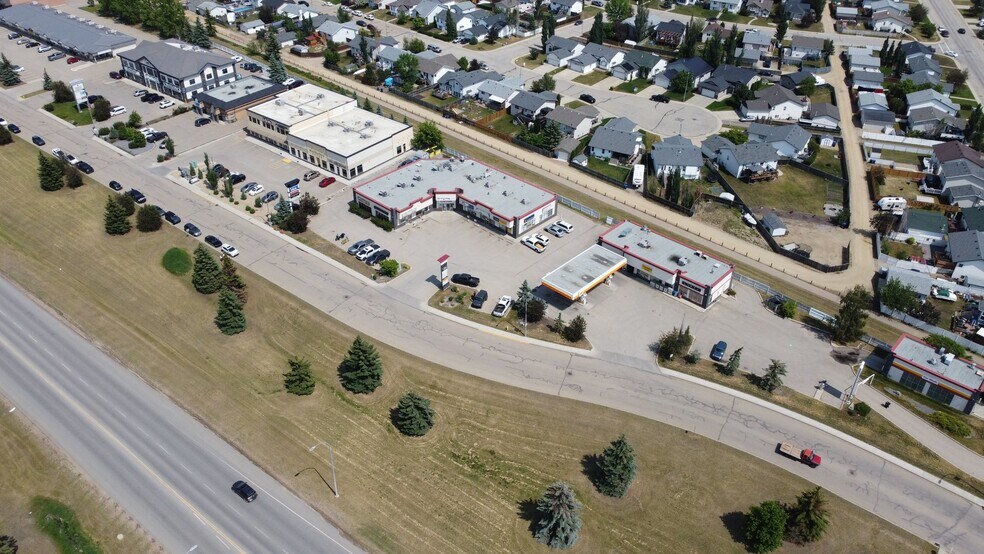 5009 PArkwood Rd, Blackfalds, AB à vendre - Aérien – Image 3 sur 4