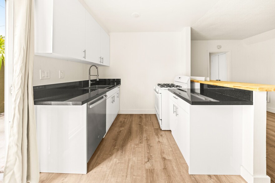 6597 Trigo Rd, Goleta, CA à vendre - Photo intérieure – Image 3 sur 19