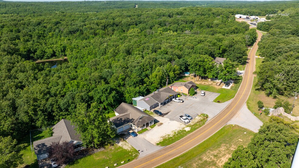 14160 Highway P, Gravois Mills, MO à vendre - Photo de l’immeuble – Image 2 sur 33
