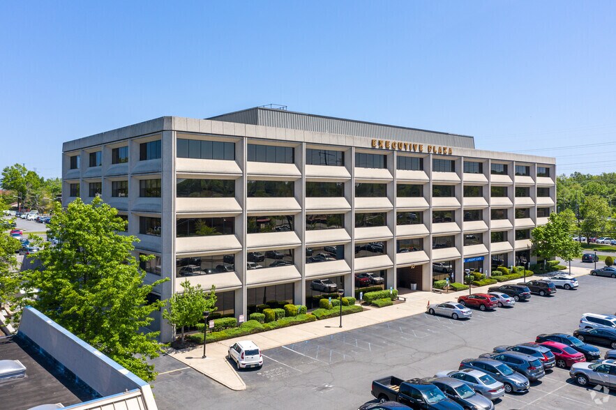 10 Parsonage Rd, Edison, NJ à louer - Photo de l’immeuble – Image 3 sur 8