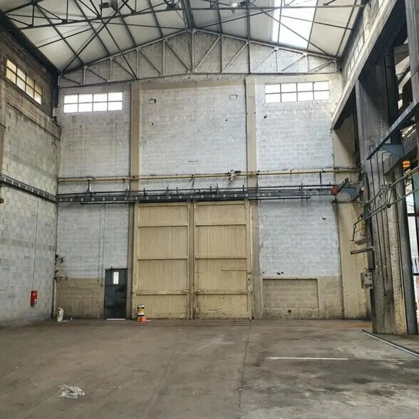 Local d'activités dans Voiron à vendre - Photo de l’immeuble – Image 2 sur 4