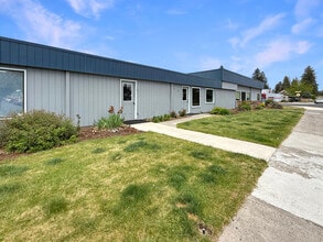 671 NE Greenwood Ave, Bend, OR à louer Photo de l’immeuble– Image 1 sur 14