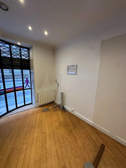 Local commercial dans Neuilly-sur-Seine à louer - Photo de l’immeuble – Image 2 sur 9