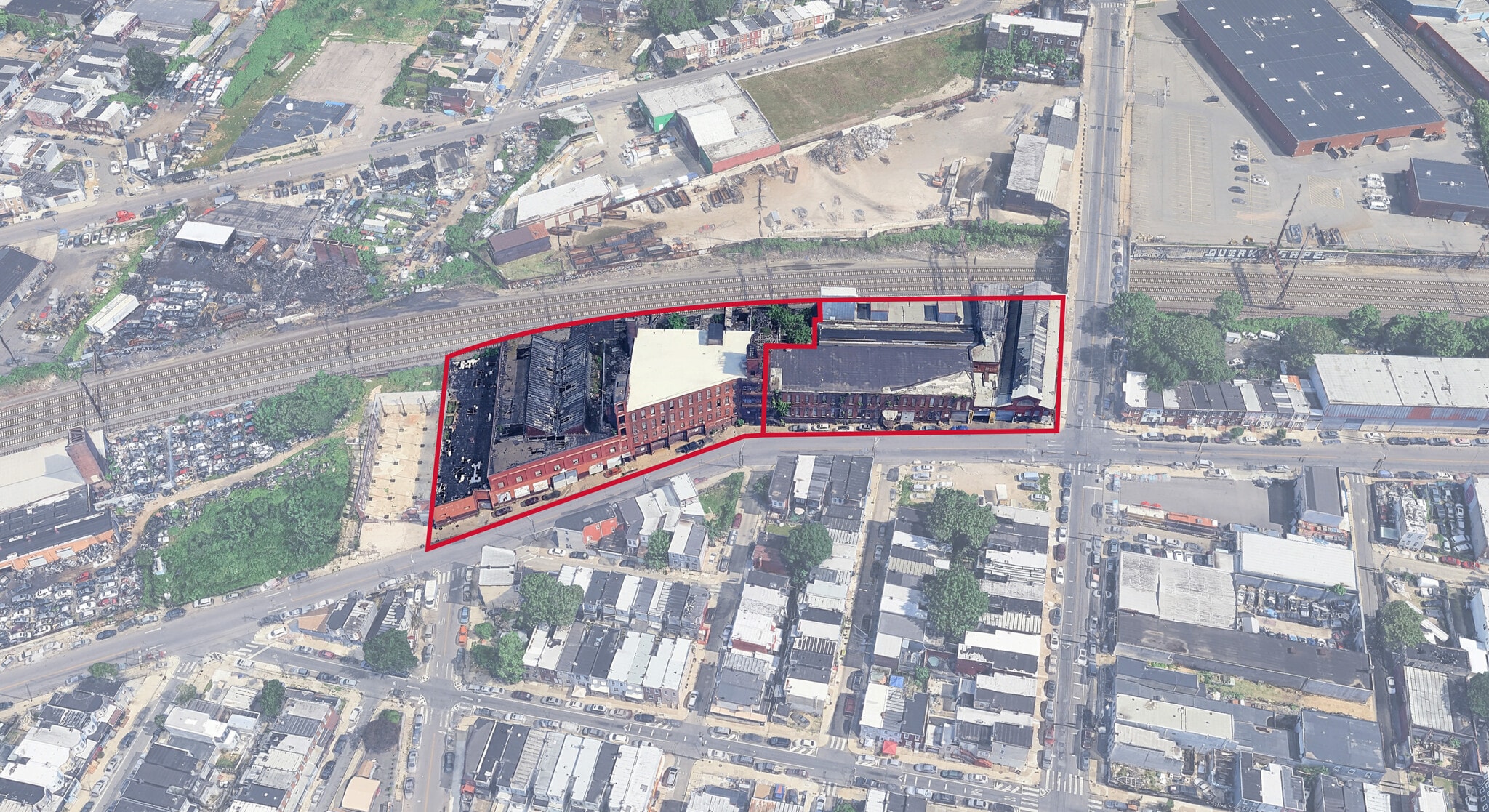 201-221 W. Glenwood Avenue portefeuille de 2 biens à vendre sur LoopNet.fr Photo de l’immeuble– Image 1 sur 2