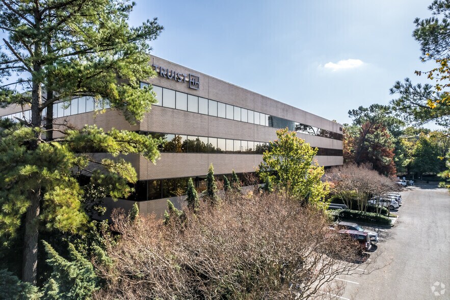 850 Ridge Lake Blvd, Memphis, TN à louer - Photo de l’immeuble – Image 3 sur 4