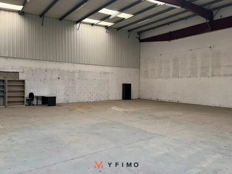 Local d’activités dans Les Mureaux à louer - Photo intérieure – Image 3 sur 5