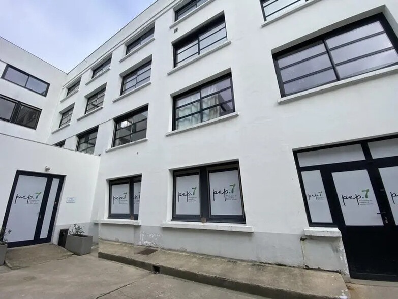 Local d’activités dans Ivry-sur-Seine à louer - Photo de l’immeuble – Image 3 sur 19