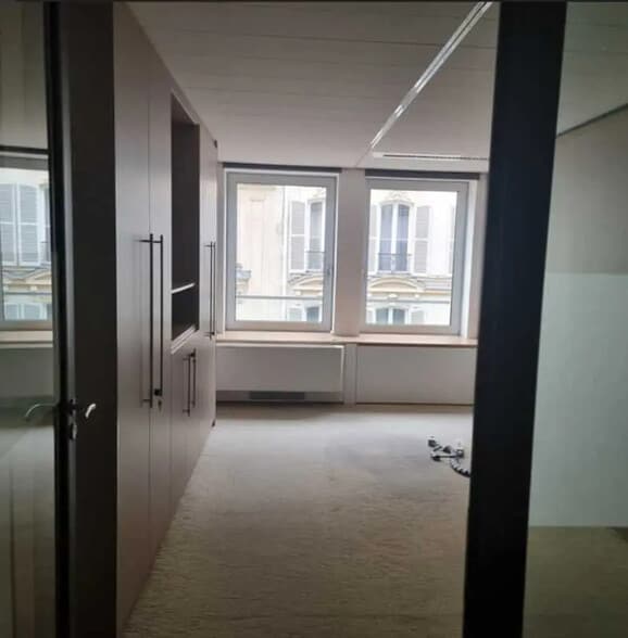 153 Rue Du Faubourg Saint-Honoré, Paris à louer - Photo de l’immeuble – Image 3 sur 7