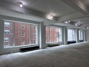 18 E 48th St, New York, NY à louer Photo intérieure– Image 1 sur 4