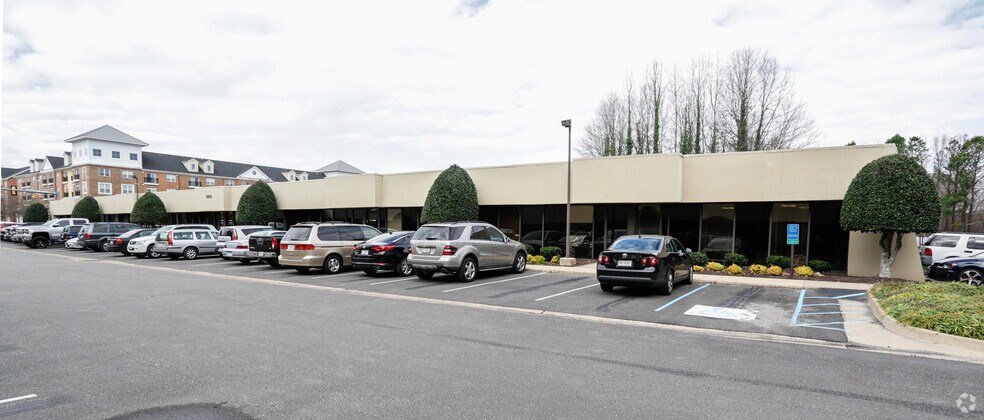 11830 Canon Blvd, Newport News, VA à louer - Photo de l’immeuble – Image 2 sur 6