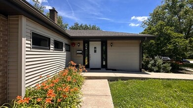 682 W Boughton Rd, Bolingbrook, IL à louer Photo de l’immeuble– Image 1 sur 19