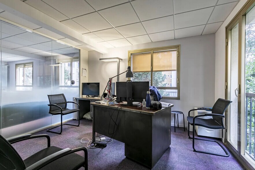 Bureau dans Paris à vendre - Photo de l’immeuble – Image 2 sur 13