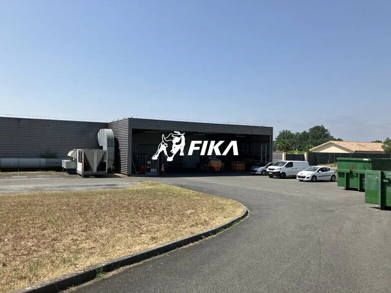 Local d'activités dans Saint-Émilion à vendre - Photo de l’immeuble – Image 1 sur 12